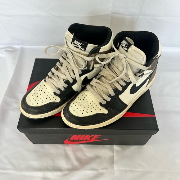 Nike Black and White Sneakers High-Top Design - Picture 2 of 6